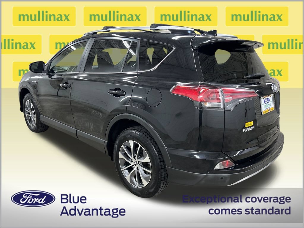 Used 2018 Toyota RAV4 XLE AWD/4WD image 10