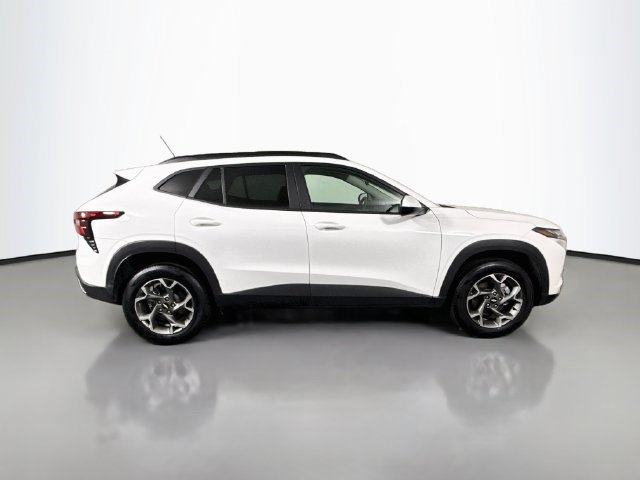Used 2026 Chevrolet Trax LT FWD image 11