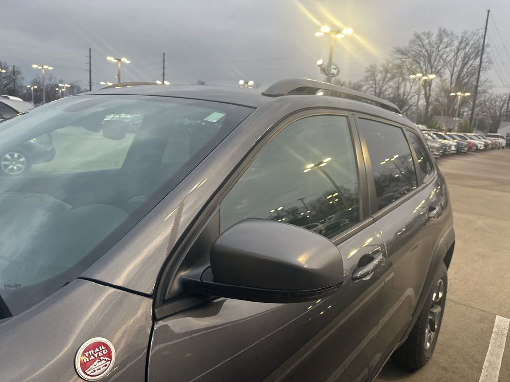 Used 2020 Jeep Cherokee Trailhawk w/ Comfort/Convenience Group image 5