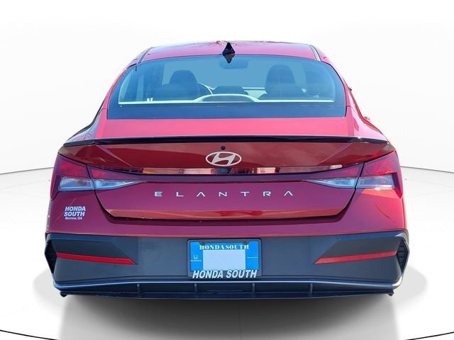 Used 2025 Hyundai Elantra Sport image 5