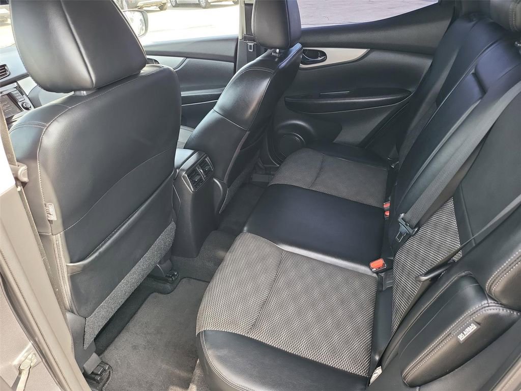 Used 2020 Nissan Rogue Sport SV w/ Technology Package image 16