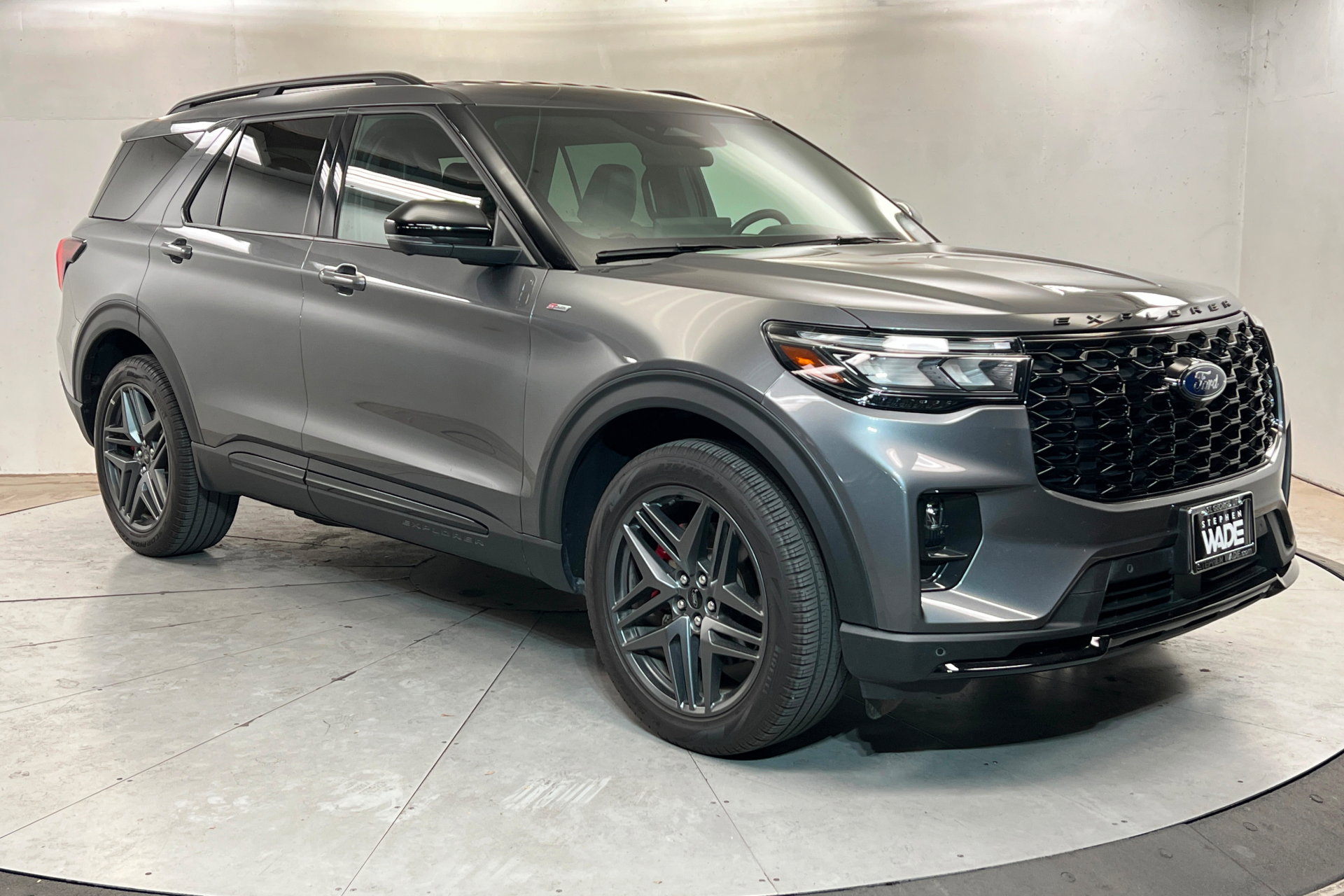 Used 2025 Ford Explorer ST-Line w/ ST-Line Street Pack AWD/4WD image 8