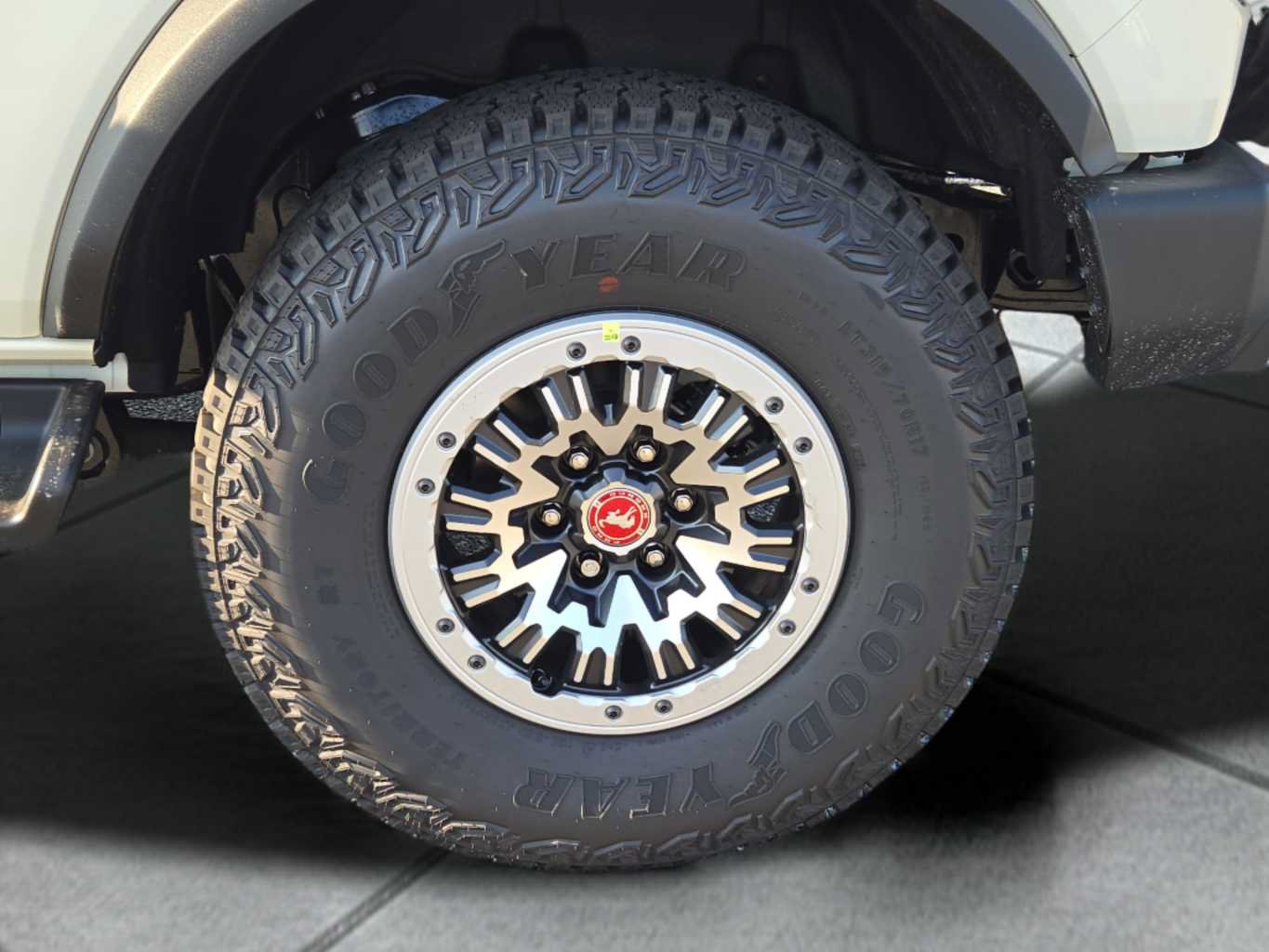 New 2026 Ford Bronco Outer Banks w/ Sasquatch Package AWD/4WD image 12