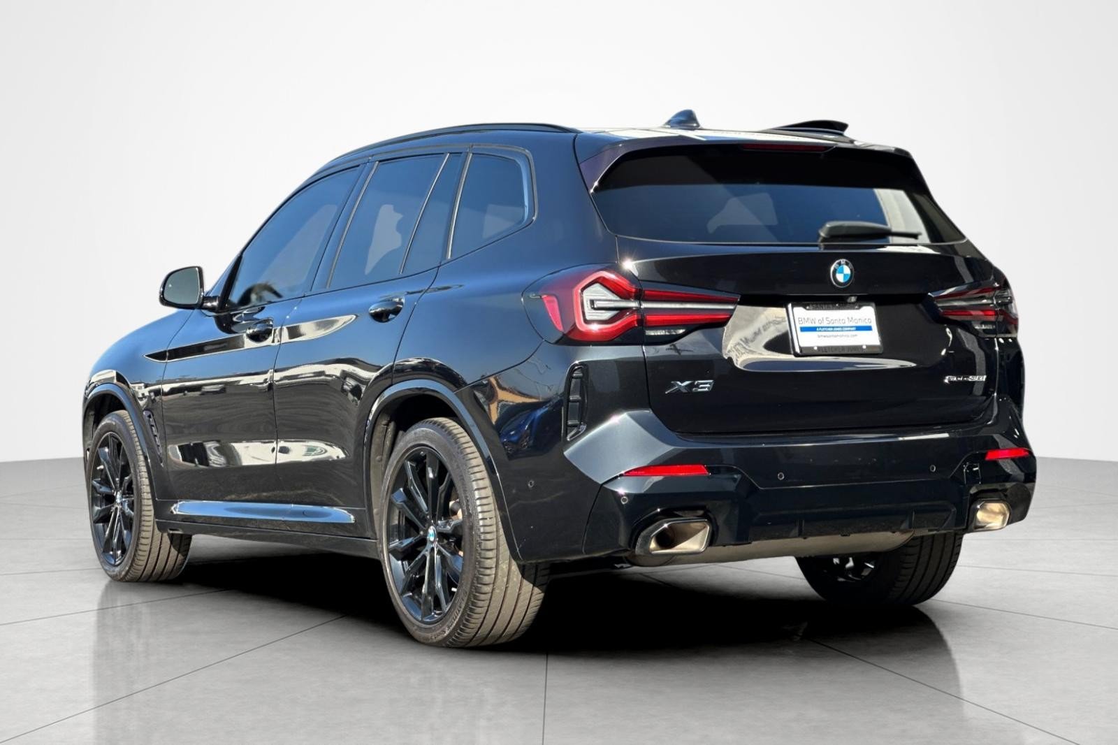 Used 2024 BMW X3 sDrive30i w/ M Sport Package RWD image 3