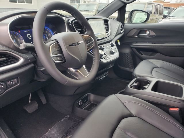 New 2026 Chrysler Pacifica Select AWD/4WD image 11
