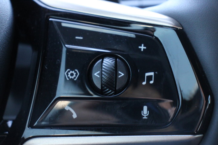 Used 2025 BMW X3 xDrive30i w/ Premium Package image 27