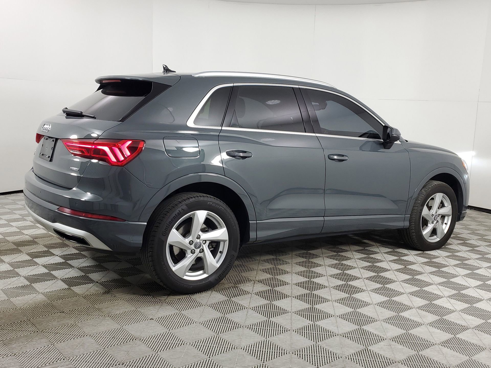 Used 2020 Audi Q3 2.0T Premium w/ Convenience Package image 11