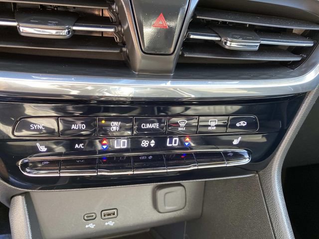 Used 2024 Buick Encore GX Avenir w/ Avenir Technology Package FWD image 11