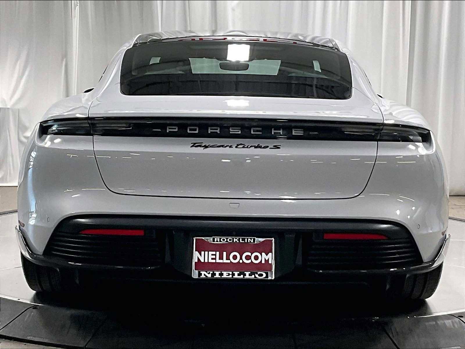 Used 2022 Porsche Taycan Turbo S image 9