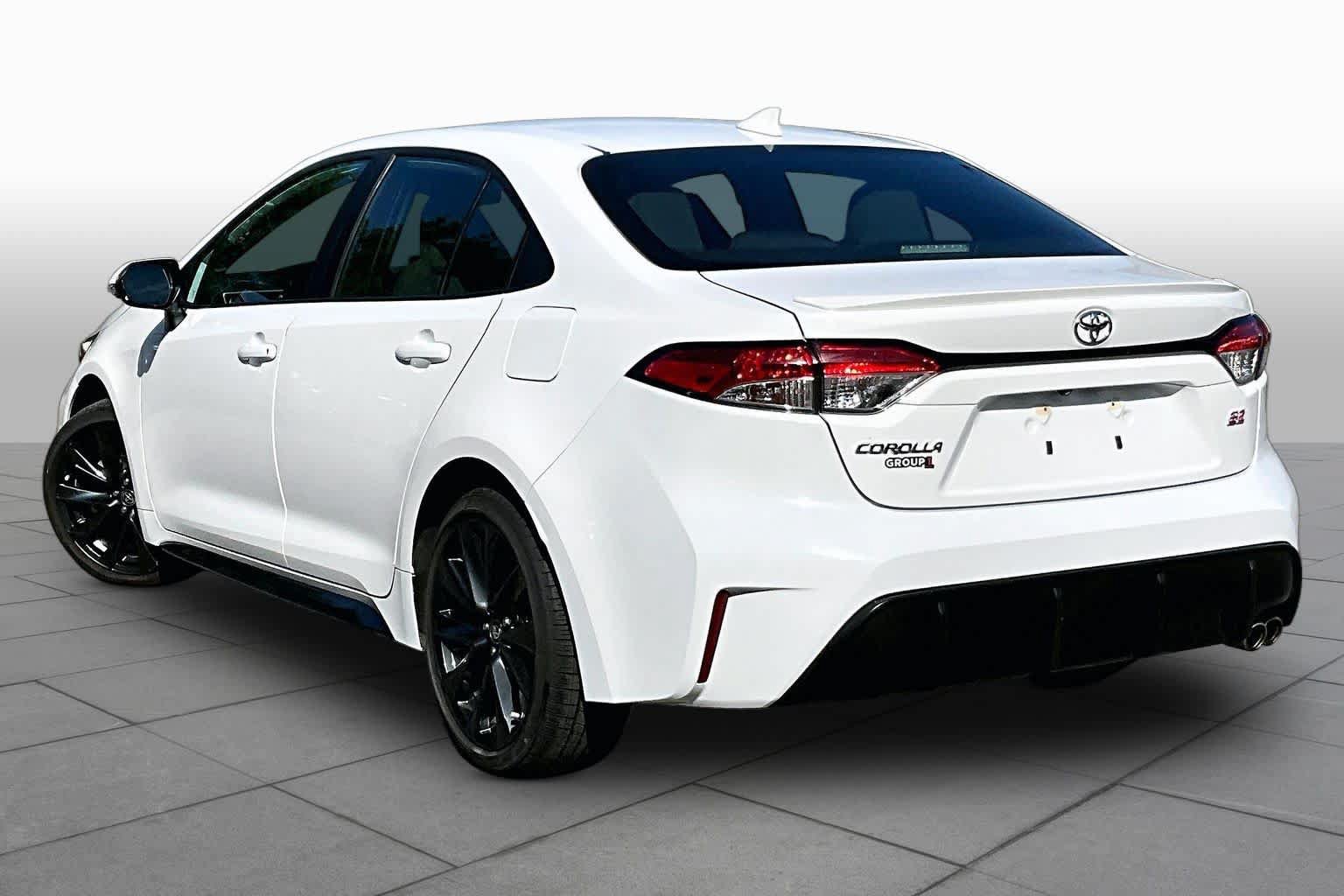 Certified 2024 Toyota Corolla SE w/ SE Premium Package FWD image 12