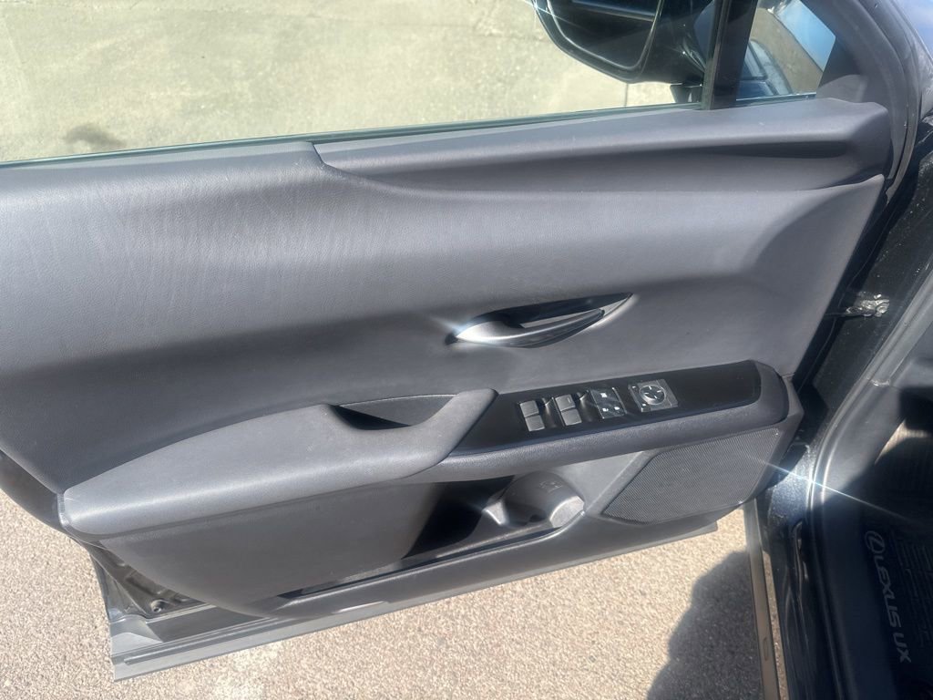 Used 2021 Lexus UX 250h w/ Premium Package image 24