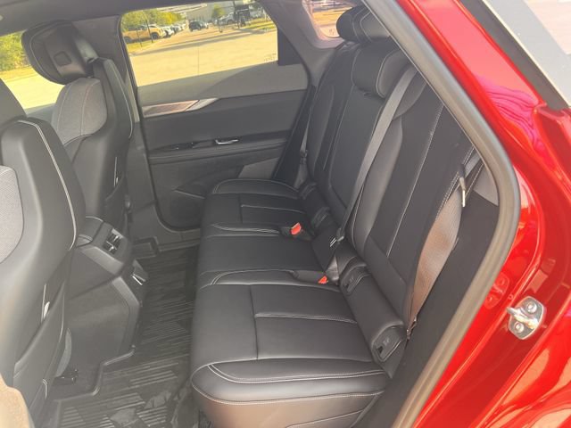 New 2027 Cadillac Optiq Luxury w/ LPO, Floor Liner Package AWD/4WD image 24