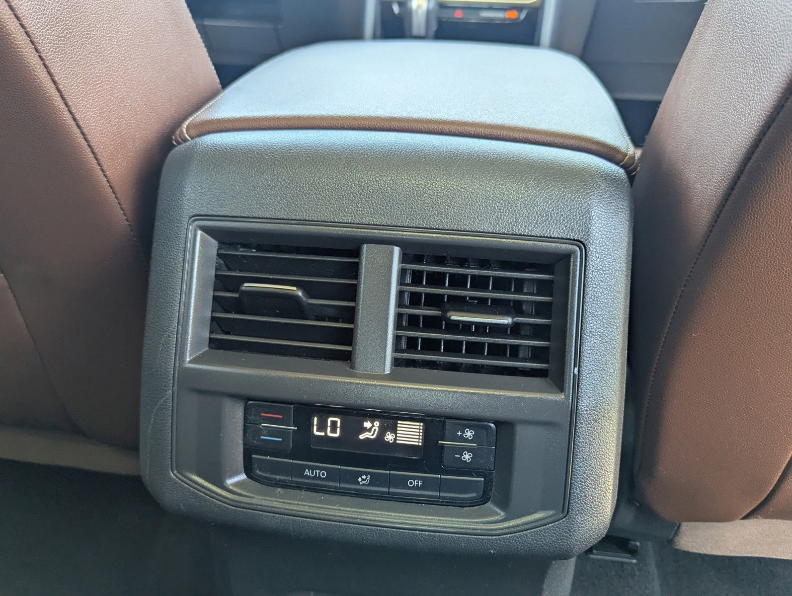 Used 2022 Volkswagen Atlas SEL image 16