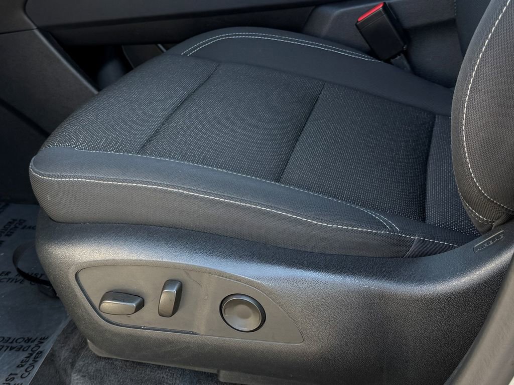 Used 2024 Chevrolet Traverse LT image 22