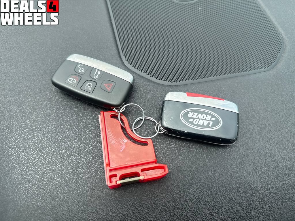 Used 2016 Land Rover Discovery Sport HSE AWD/4WD image 29