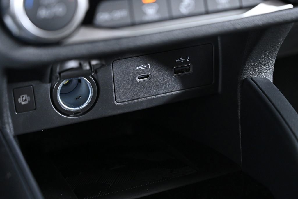 New 2025 Nissan Versa SR w/ Trunk Package image 15