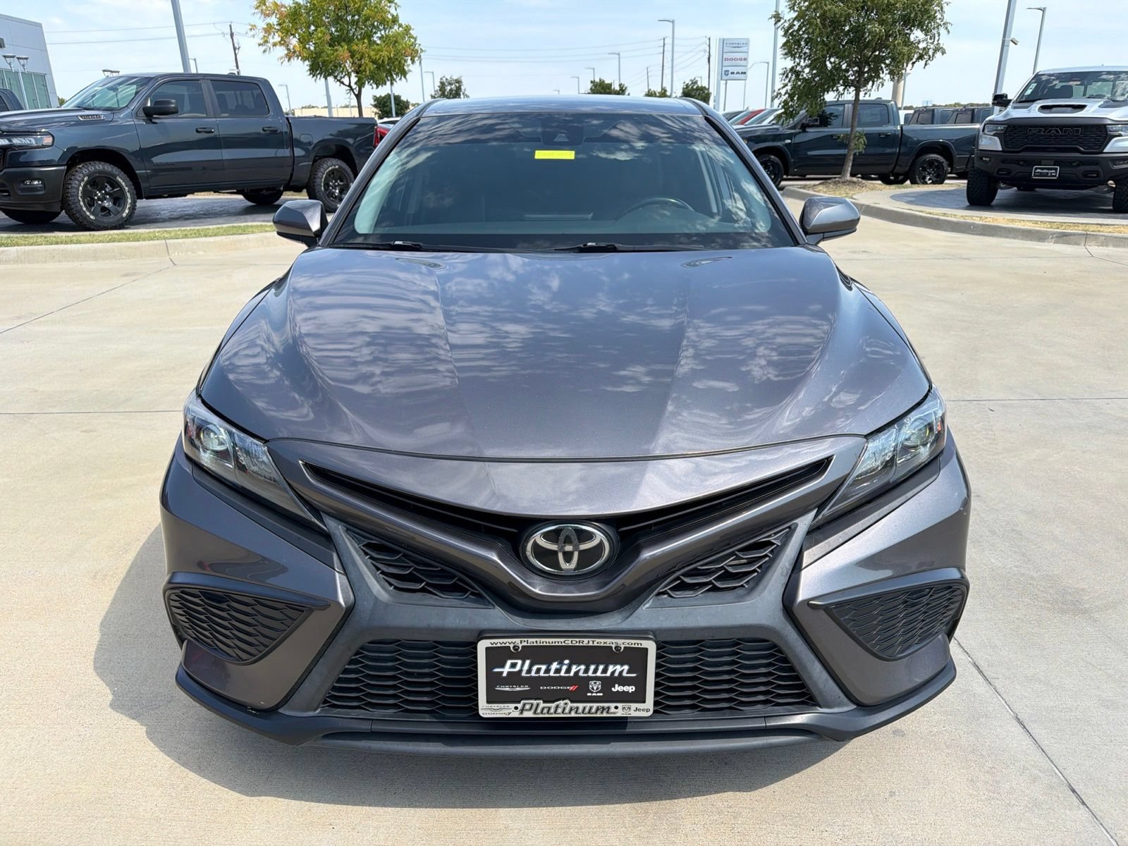 Used 2021 Toyota Camry SE FWD image 8