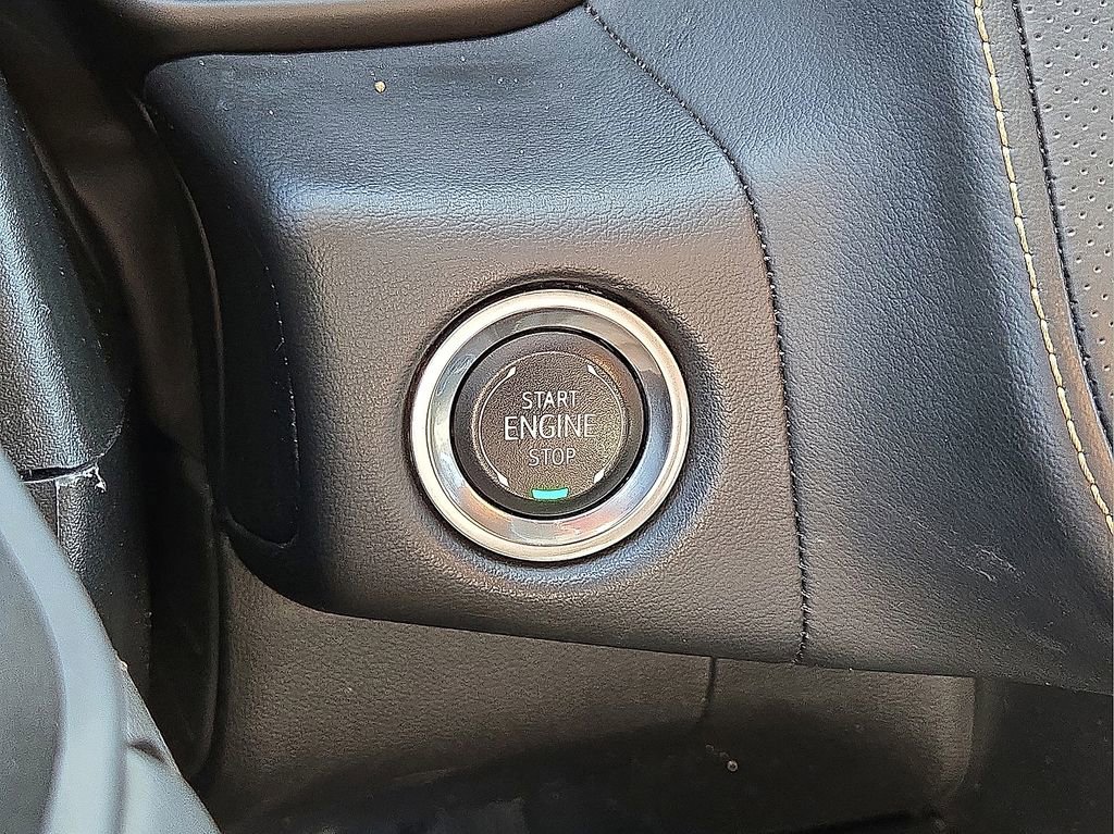 Used 2024 Chevrolet Suburban Premier image 32