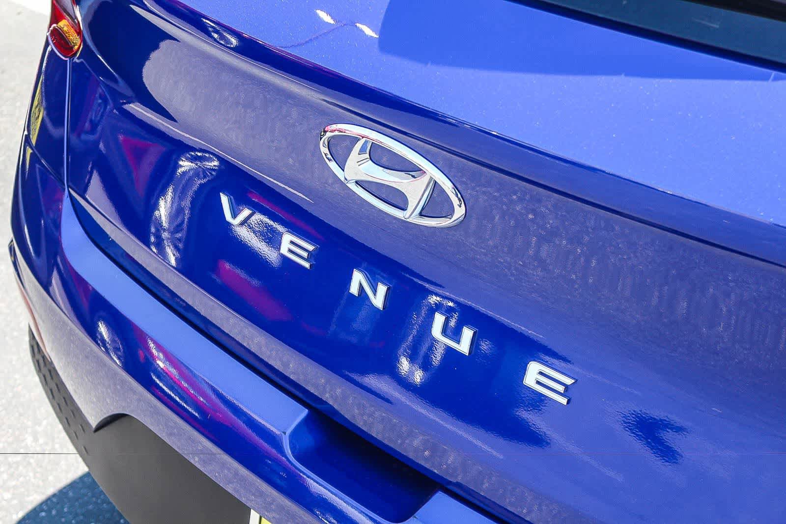 Certified 2024 Hyundai Venue SE FWD image 9