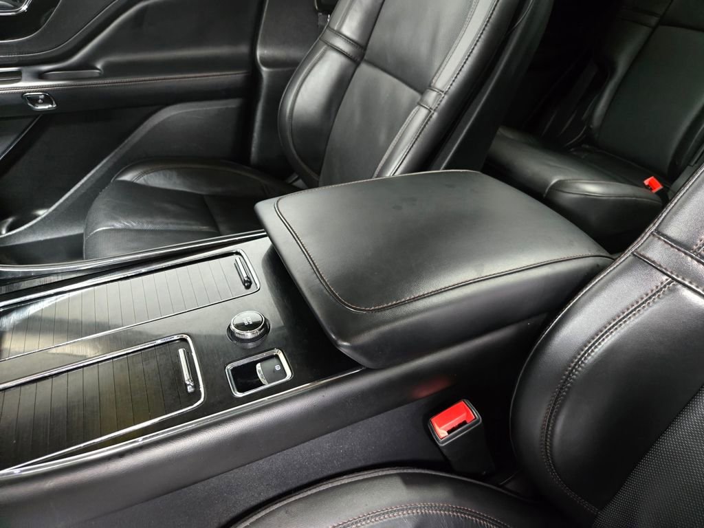 Used 2022 Lincoln Aviator Reserve w/ Equipment Group 201A image 32