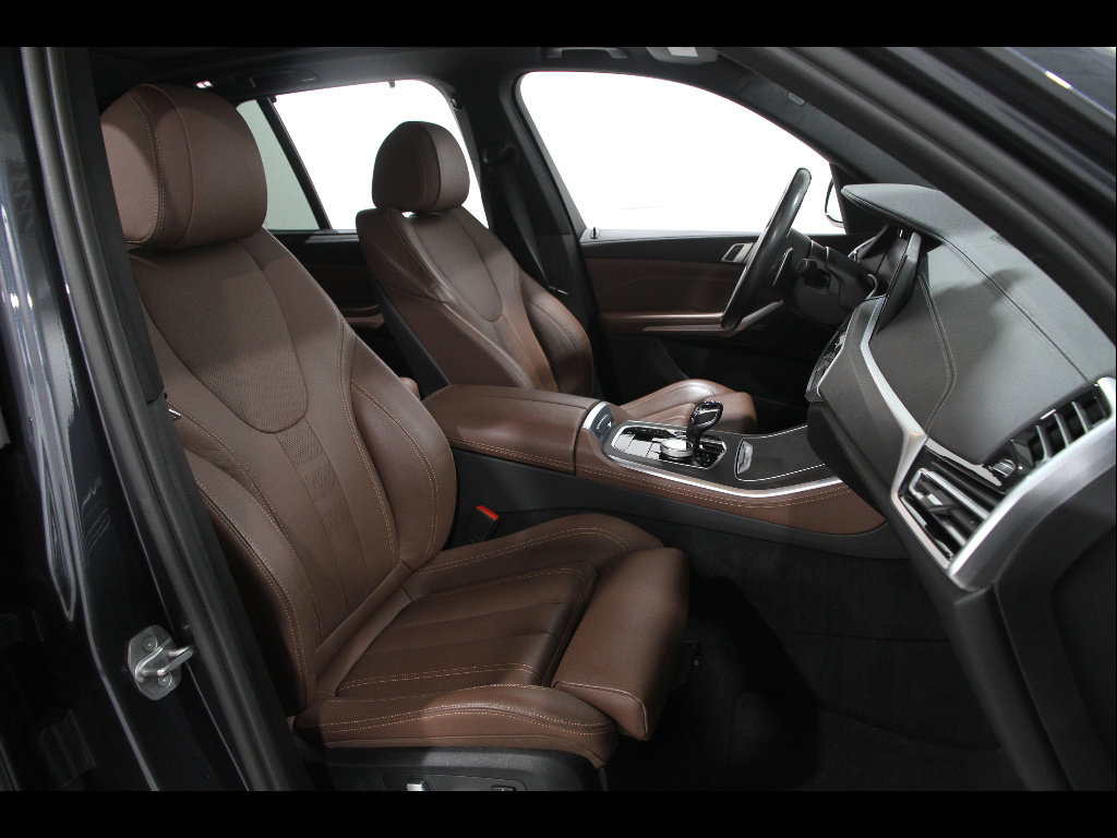 Certified 2022 BMW X5 xDrive40i w/ M Sport Package image 17