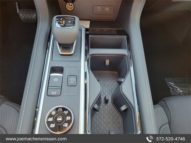 New 2025 Nissan Pathfinder SV image 24