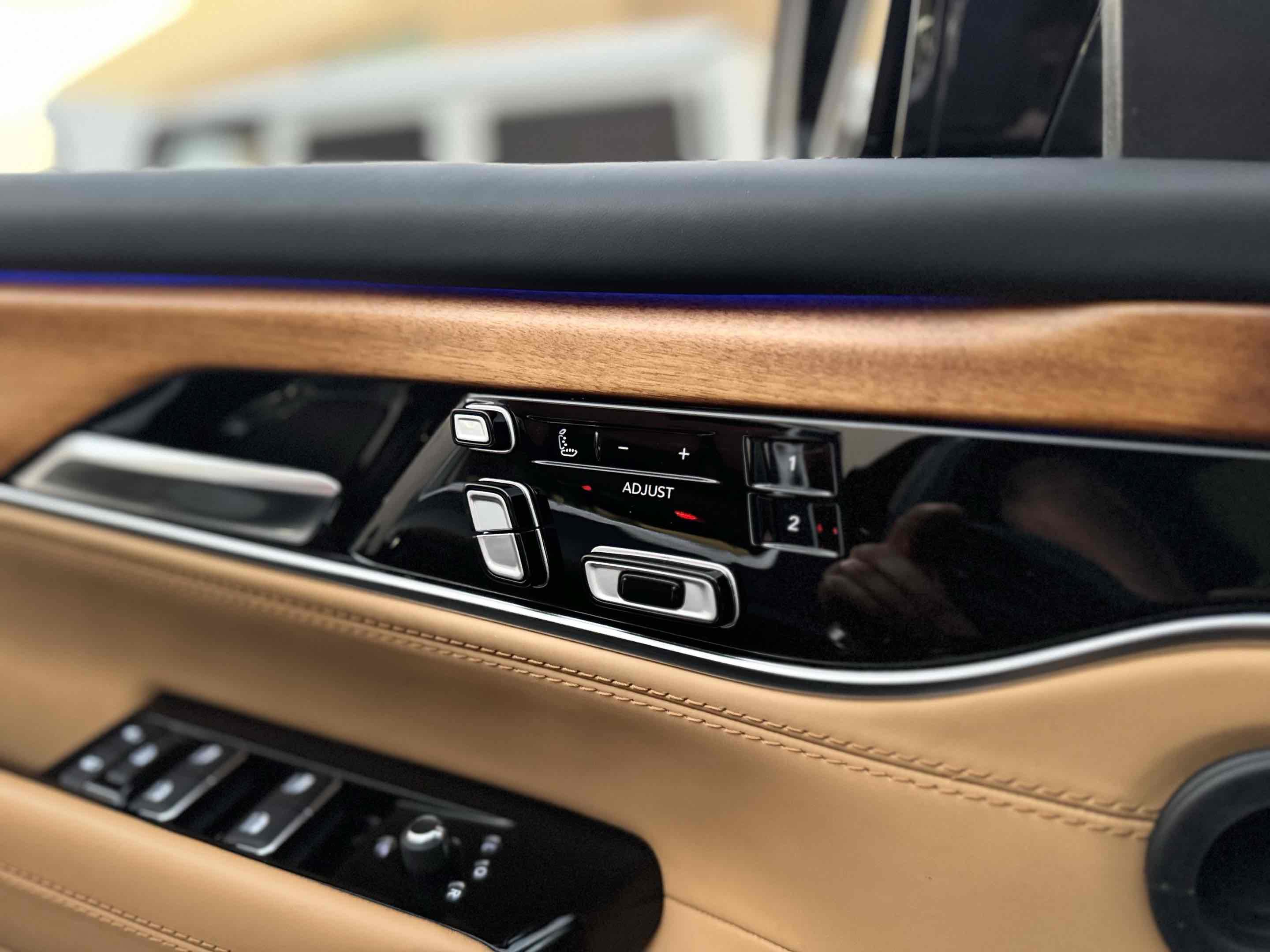 Used 2023 Jeep Grand Wagoneer L Series III image 65