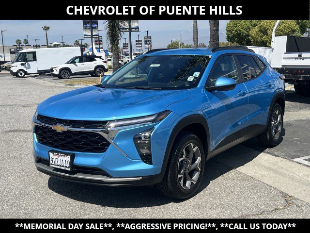 Used 2025 Chevrolet Trax LT w/ Driver Confidence Package FWD video 1