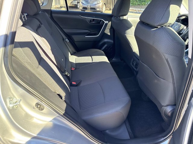 Used 2024 Toyota RAV4 LE AWD/4WD image 11