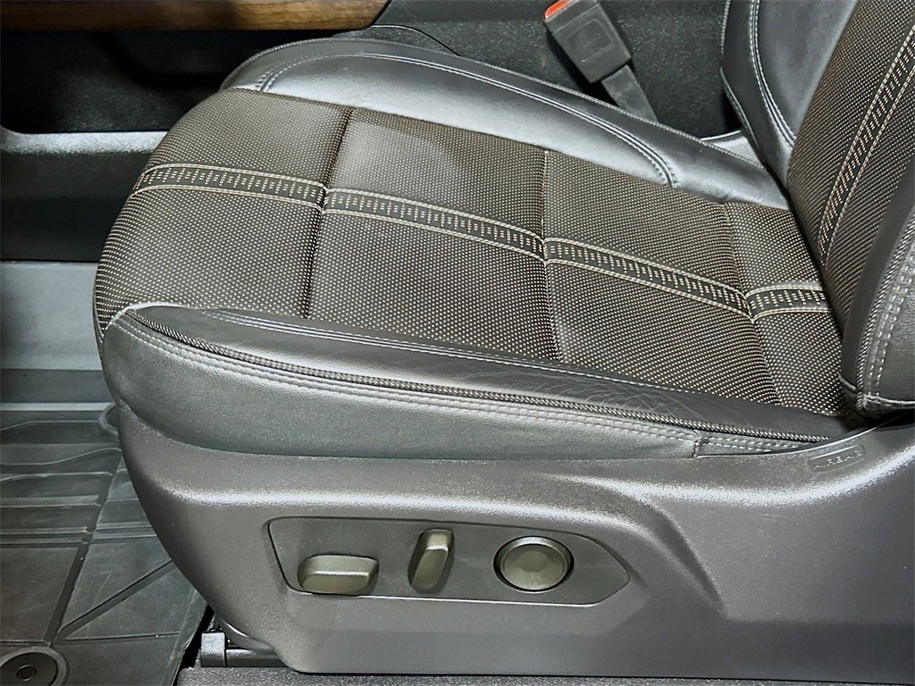 Used 2024 Chevrolet Silverado 2500 High Country w/ Technology Package image 16