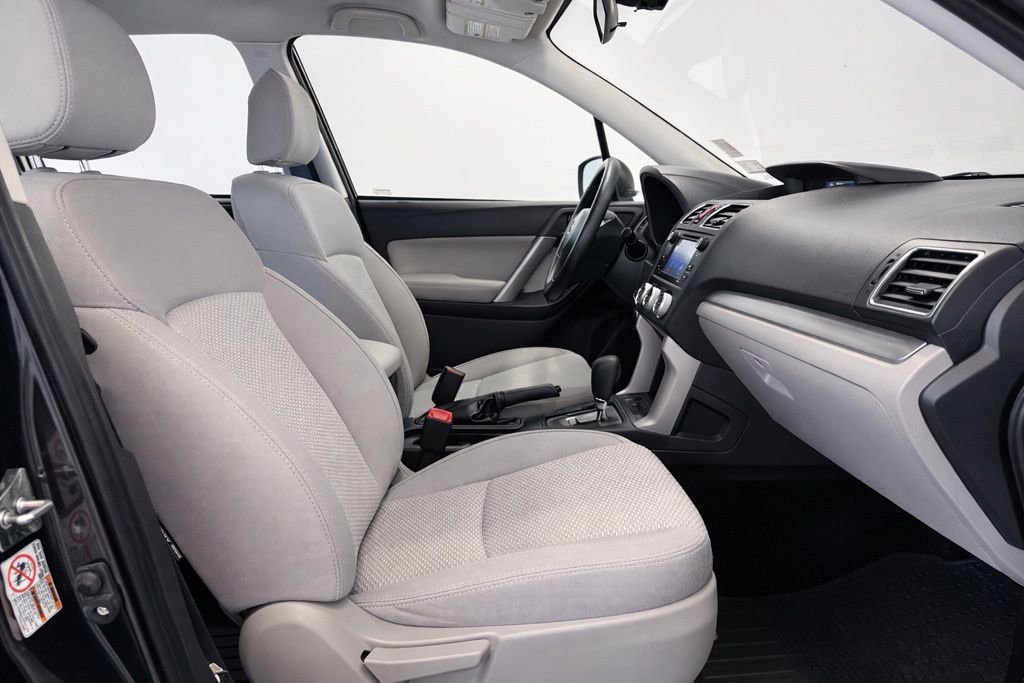 Used 2016 Subaru Forester 2.5i w/ Alloy Wheel Package image 12
