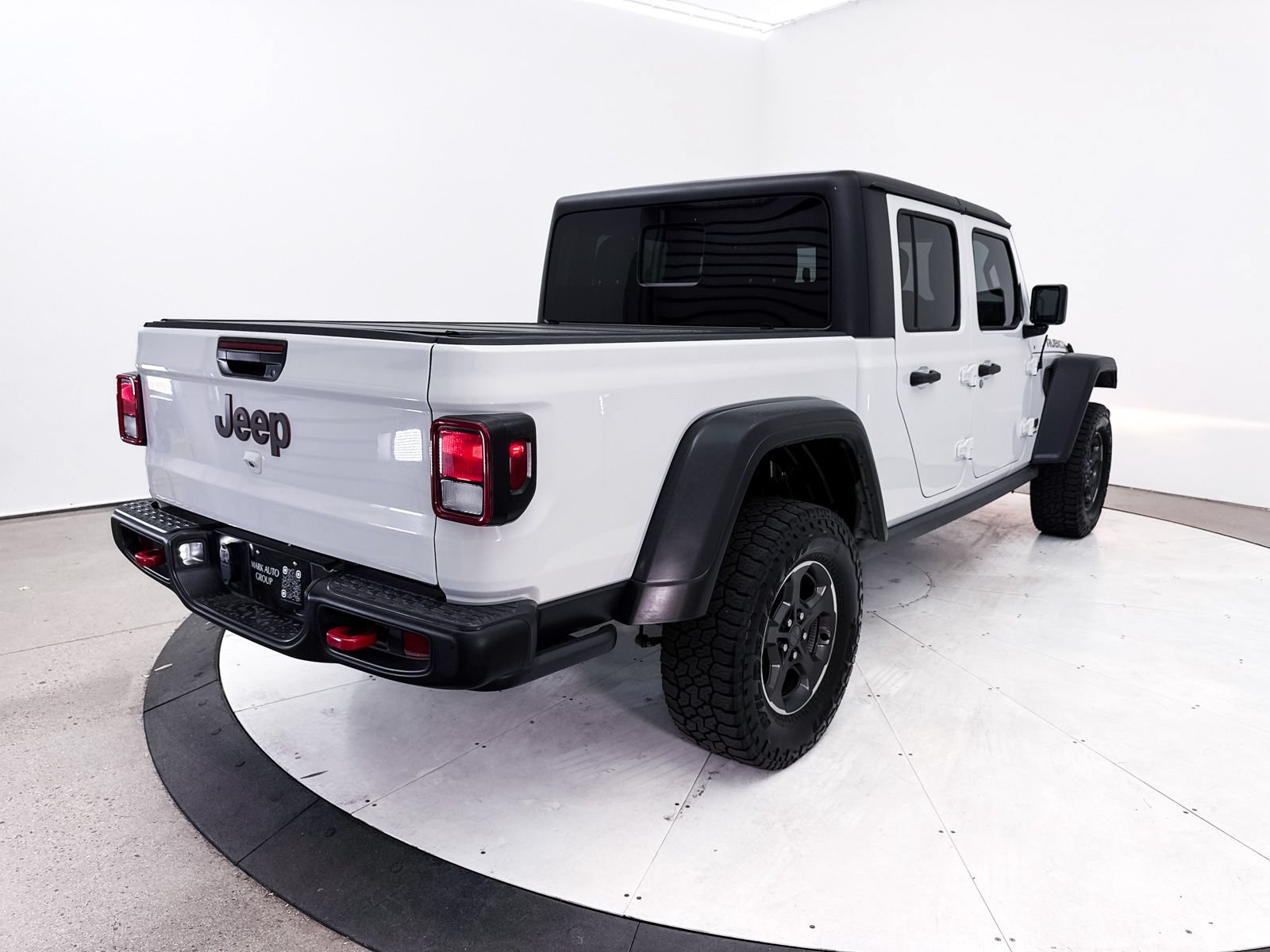 Used 2023 Jeep Gladiator Rubicon AWD/4WD image 18