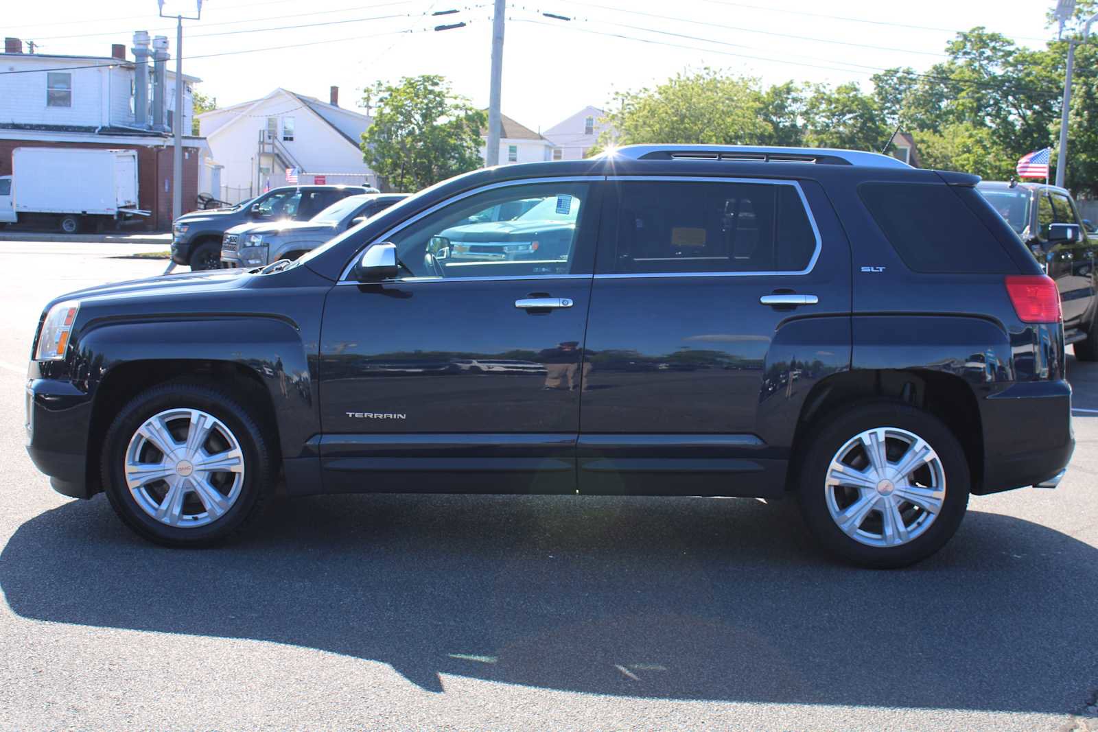 Used 2017 GMC Terrain SLT w/ Open Road Package AWD/4WD image 4