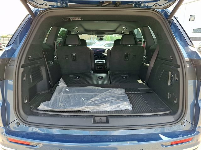 Certified 2025 Buick Enclave Avenir w/ Super Cruise Package AWD/4WD image 35