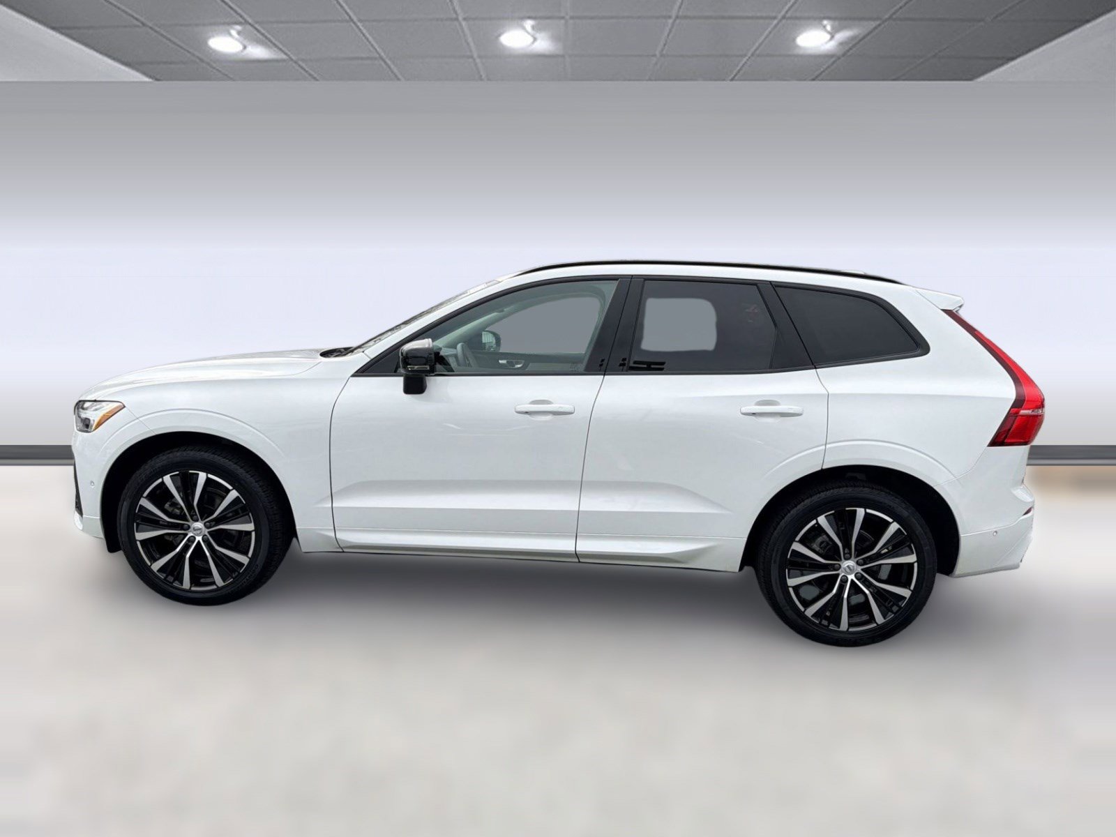Certified 2024 Volvo XC60 B5 Ultimate image 2