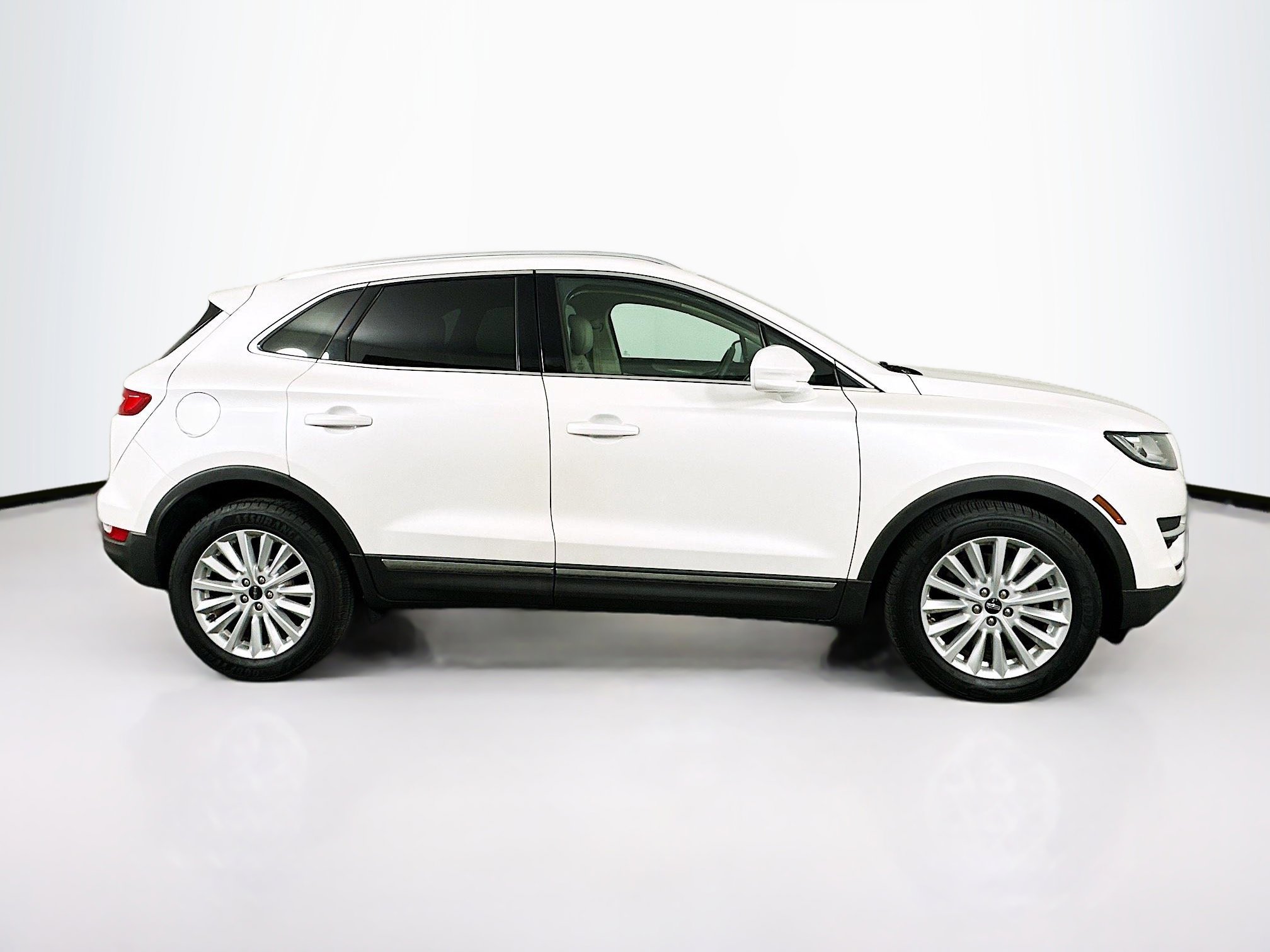 Used 2019 Lincoln MKC Premiere FWD image 10