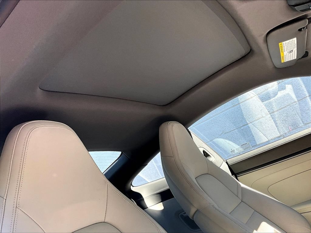 Certified 2024 Porsche 911 Carrera RWD image 27
