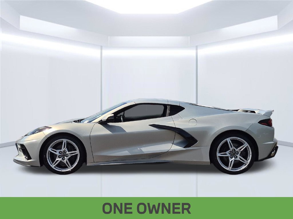 Used 2022 Chevrolet Corvette Stingray Preferred Cpe w/ Z51 Performance Package RWD image 2