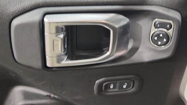 Used 2025 Jeep Gladiator Mojave image 17