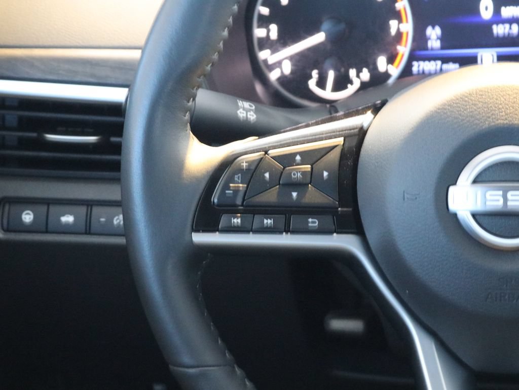 Used 2025 Nissan Altima 2.5 SL AWD/4WD image 11