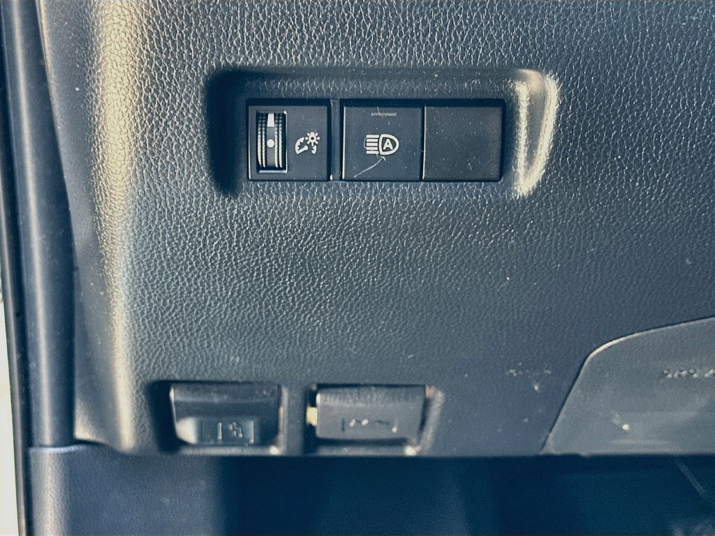 Used 2019 Toyota RAV4 XLE FWD image 10