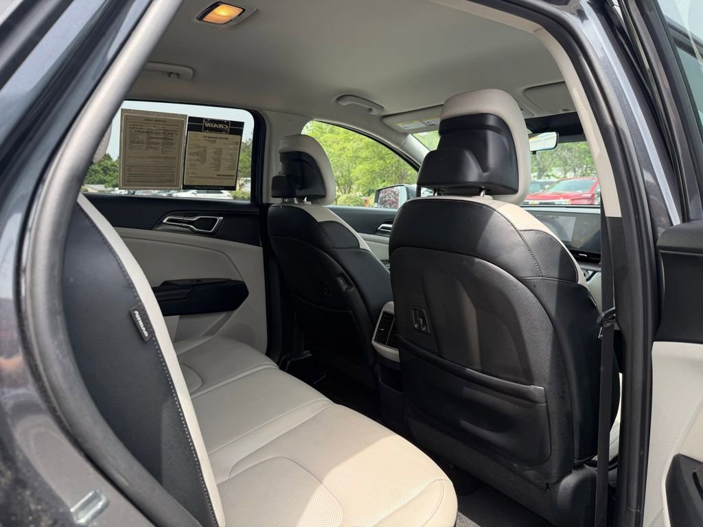 Used 2024 Kia Sportage EX FWD image 28