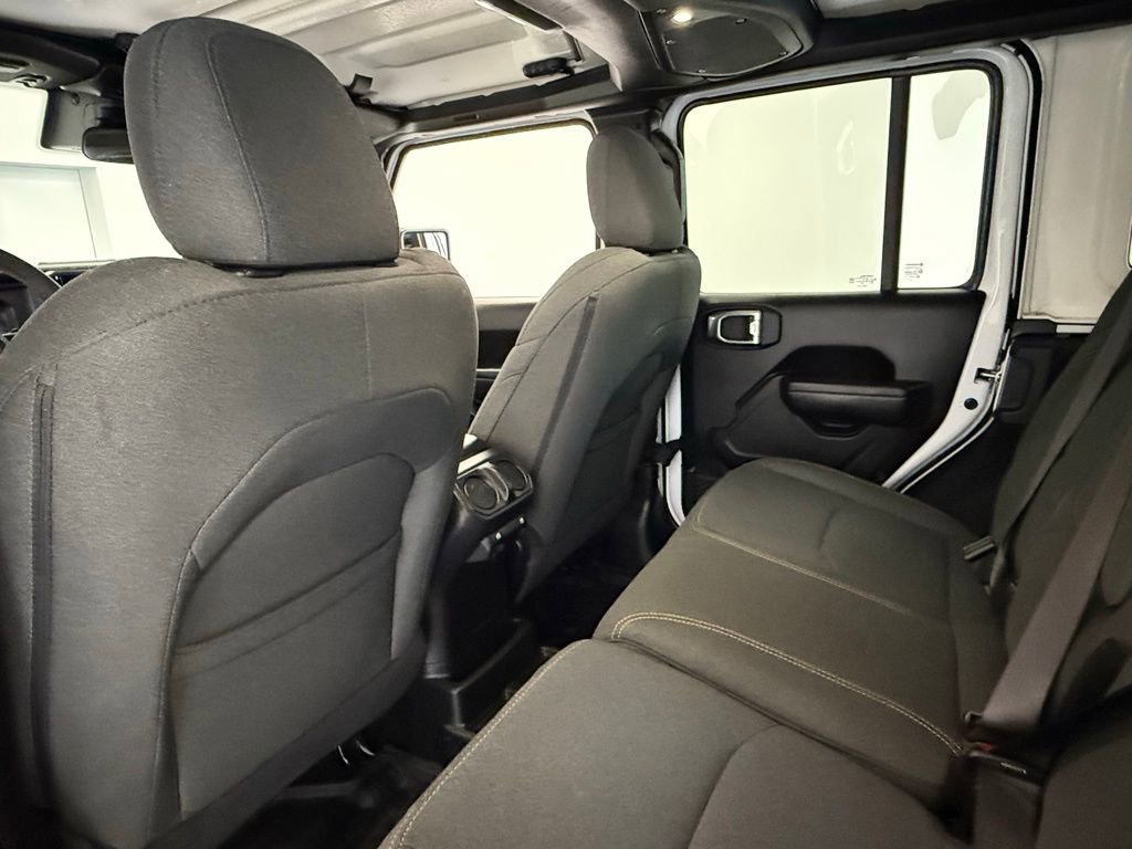 Used 2024 Jeep Wrangler Unlimited image 23