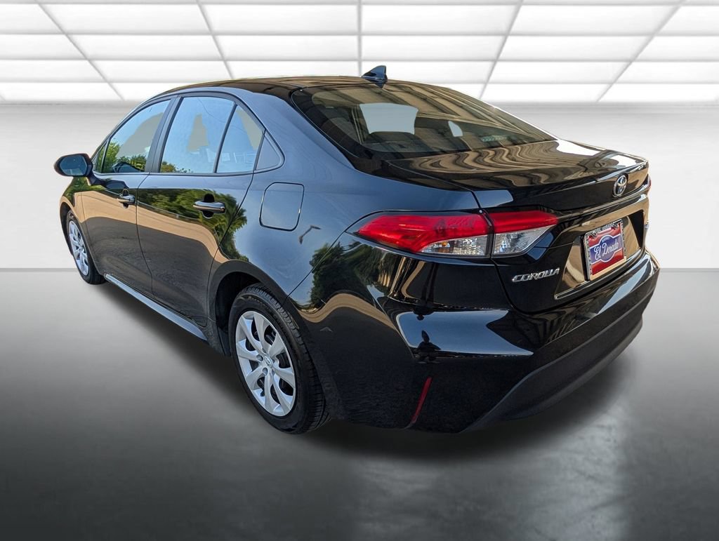Used 2024 Toyota Corolla LE FWD image 2