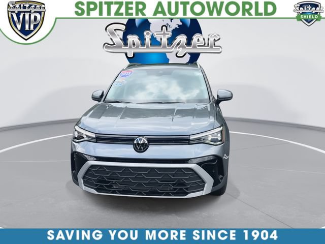 Used 2025 Volkswagen Taos SE w/ Panoramic Sunroof Package AWD/4WD image 3