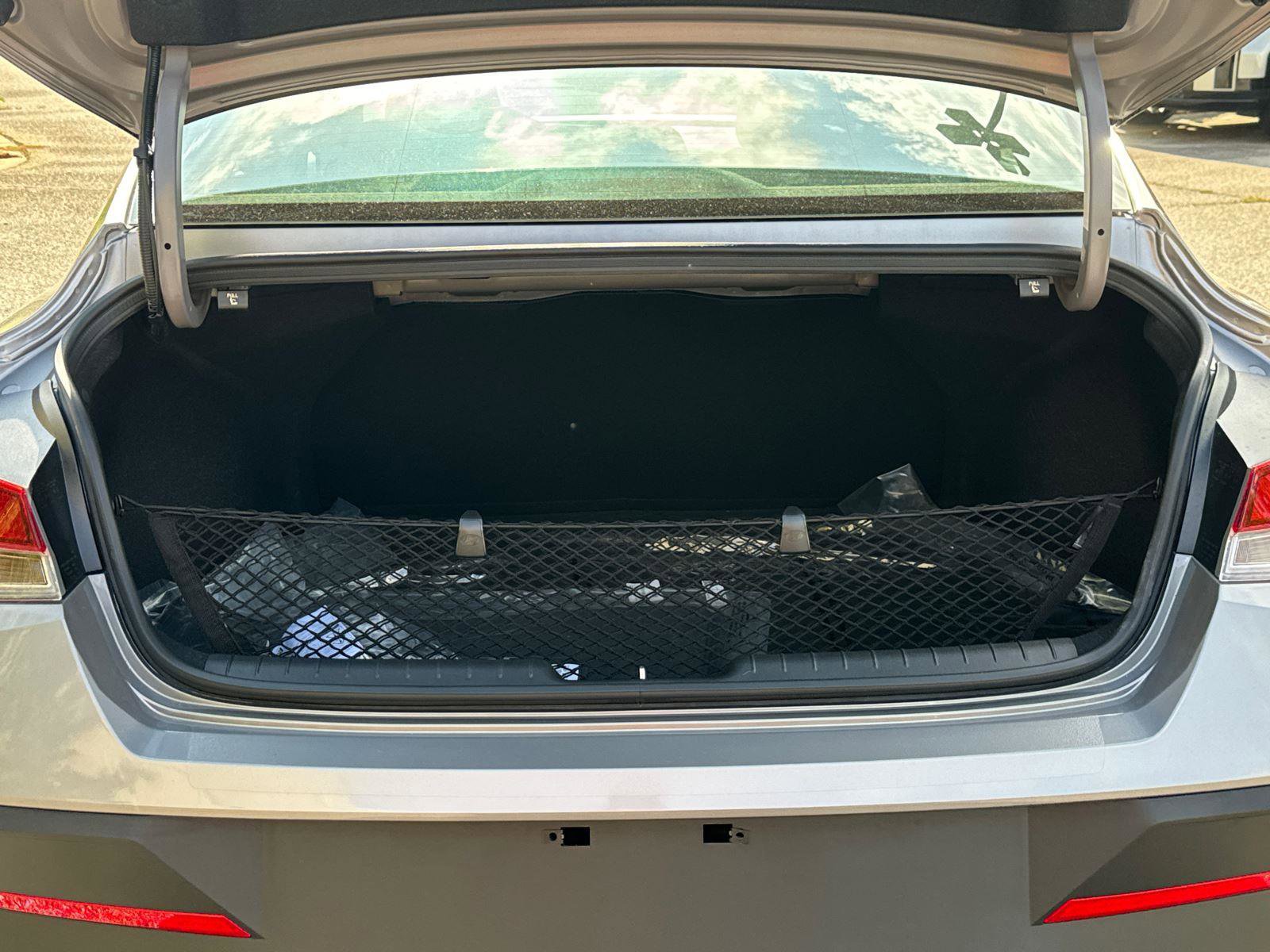 New 2025 Hyundai Elantra SE image 15