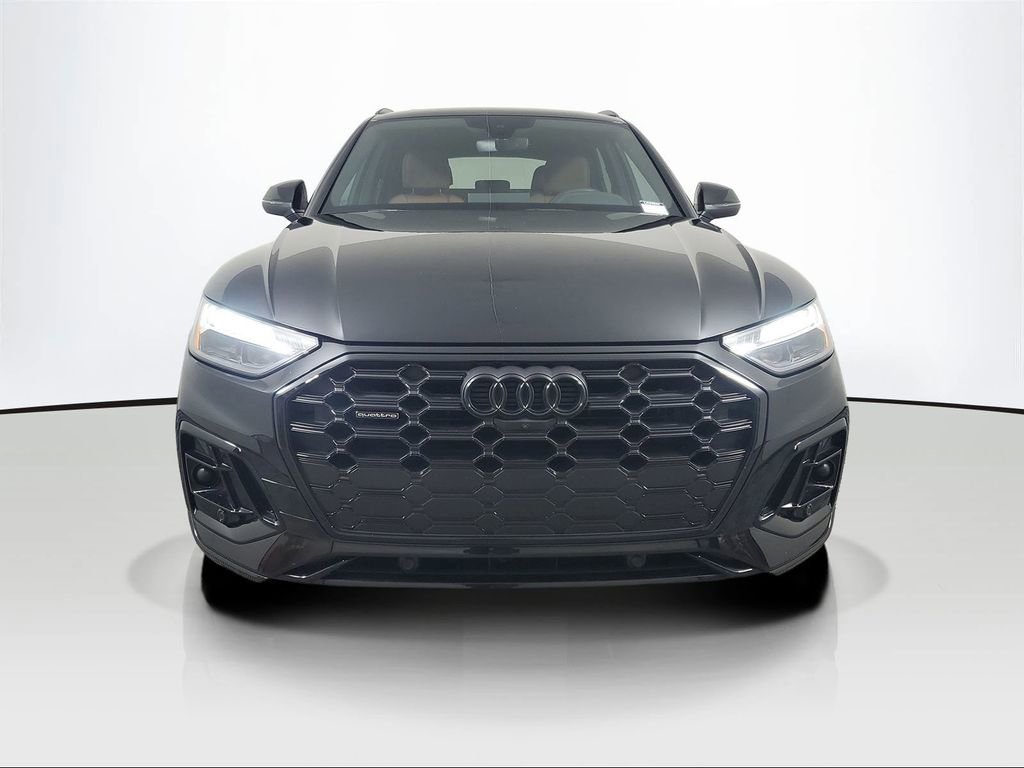 Used 2024 Audi Q5 2.0T Premium Plus w/ Premium Plus Package image 2