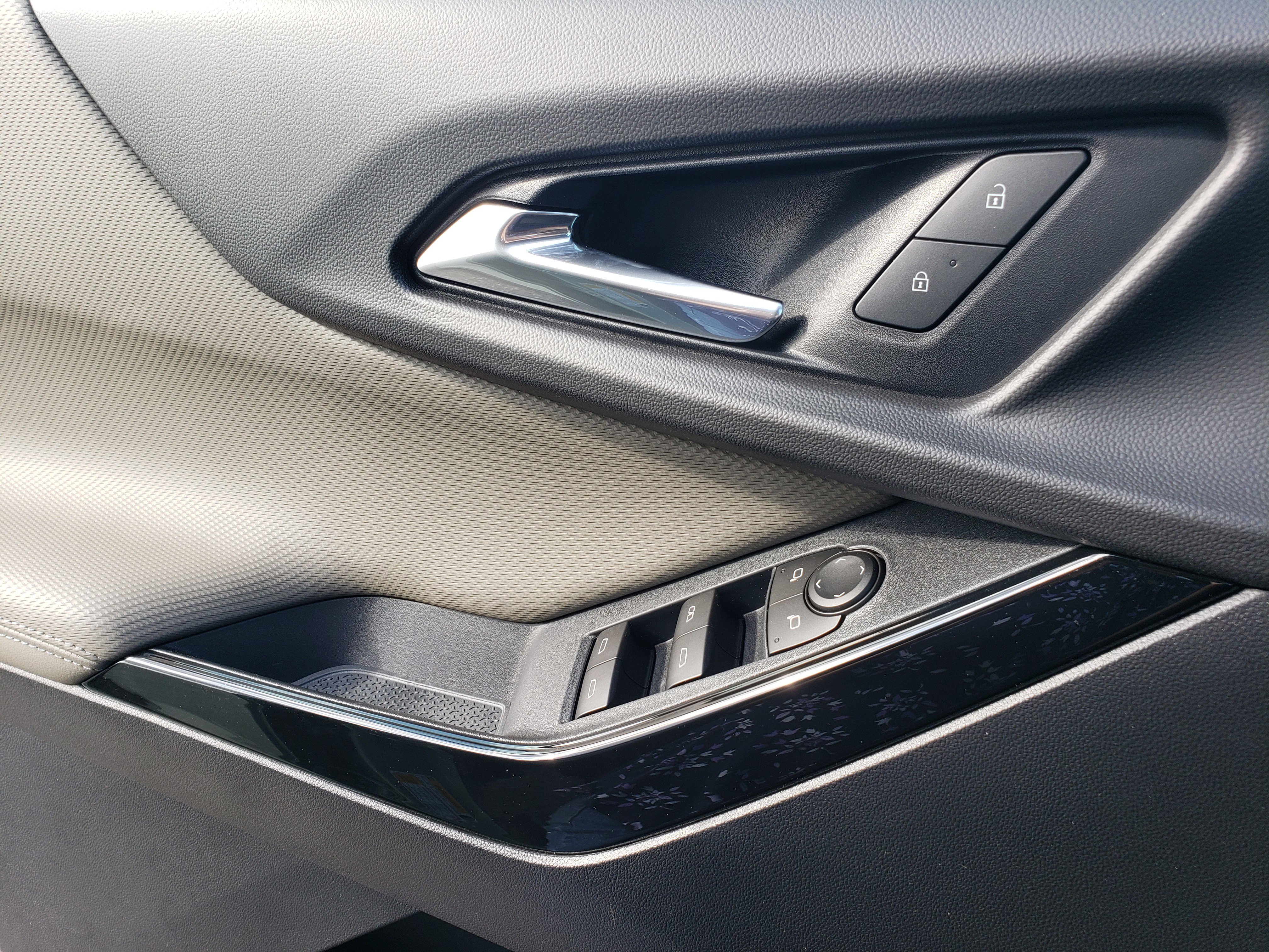 New 2026 Chevrolet Equinox LT image 14