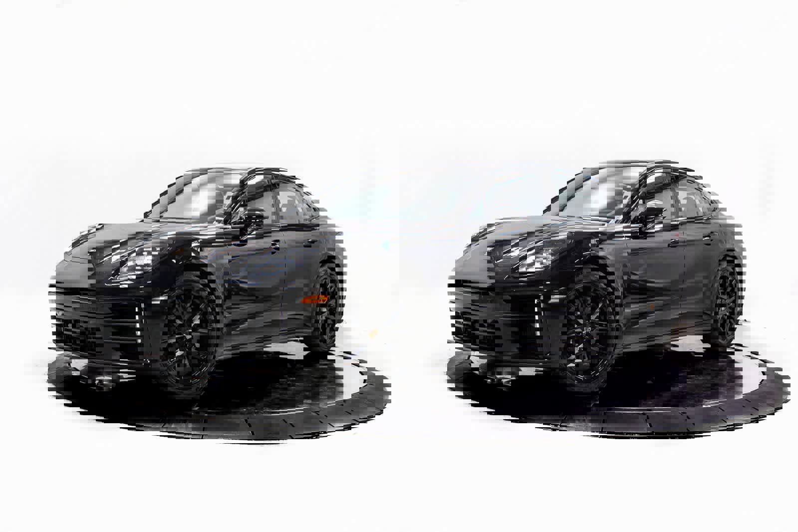 New 2025 Porsche Panamera 4