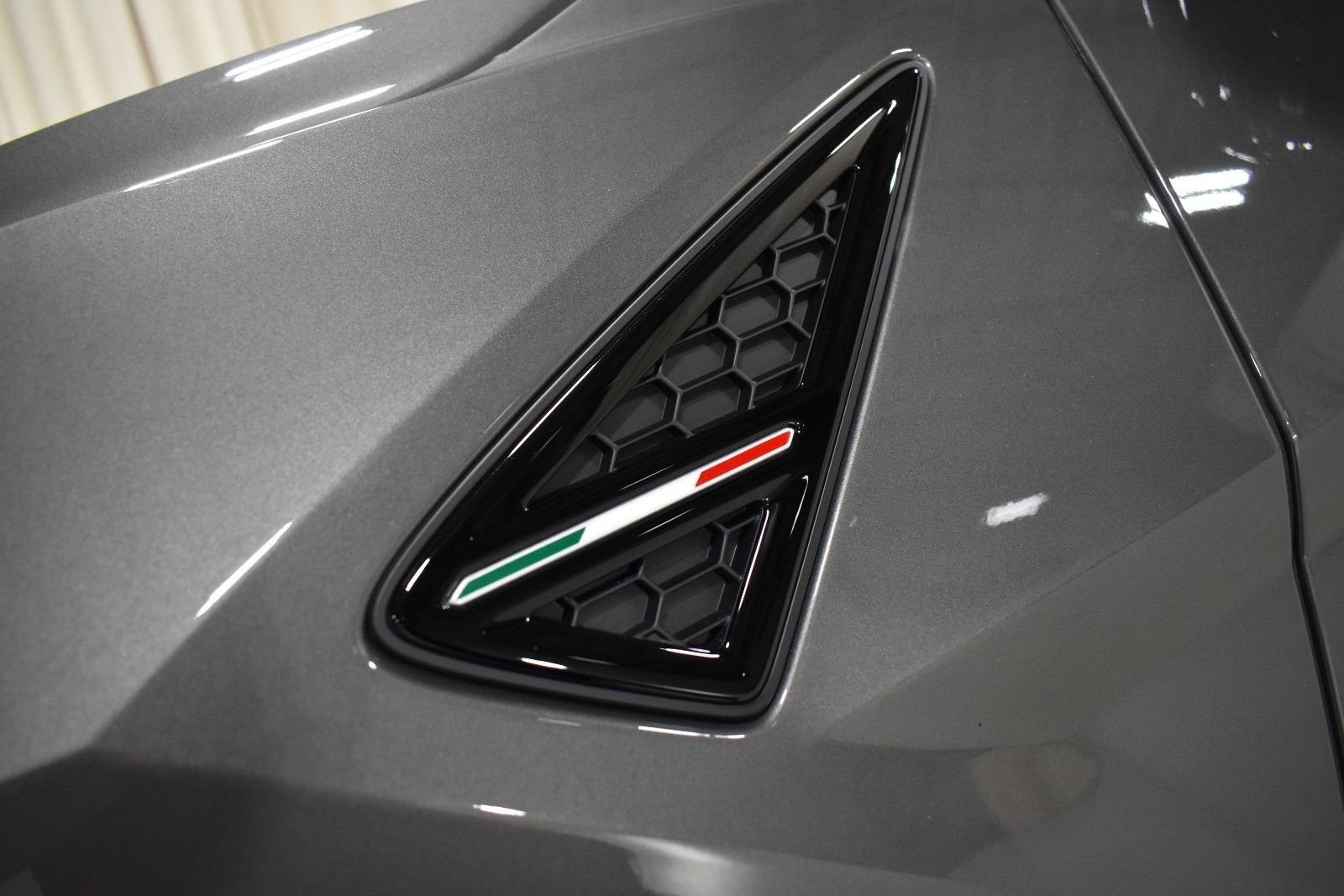 Used 2024 Lamborghini Urus S AWD/4WD image 12